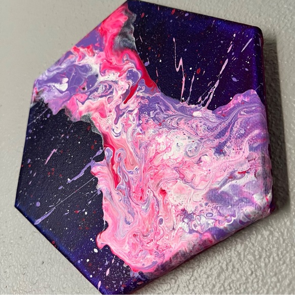 NEBULA: Blacklight Reactive - Picture 4 of 5